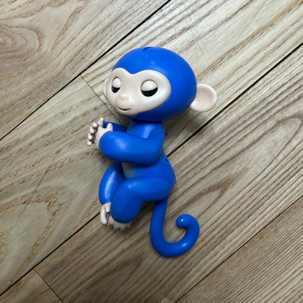 Fingerlings Interactive Monkey Blue Toy WowWee Electronic Pet